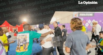 1670344011351031776.gif 埃托奥.gif